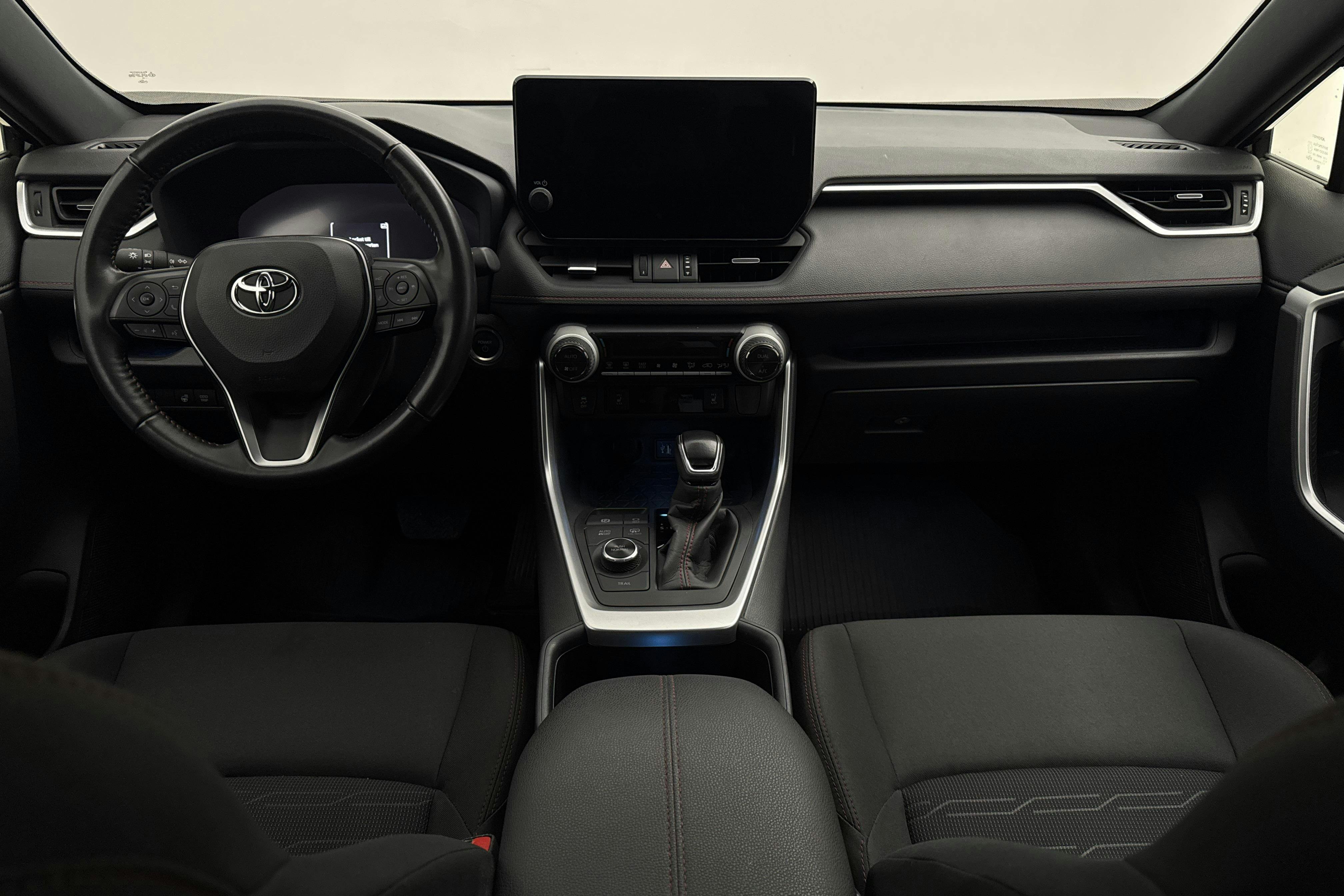 Vehicle Image 6