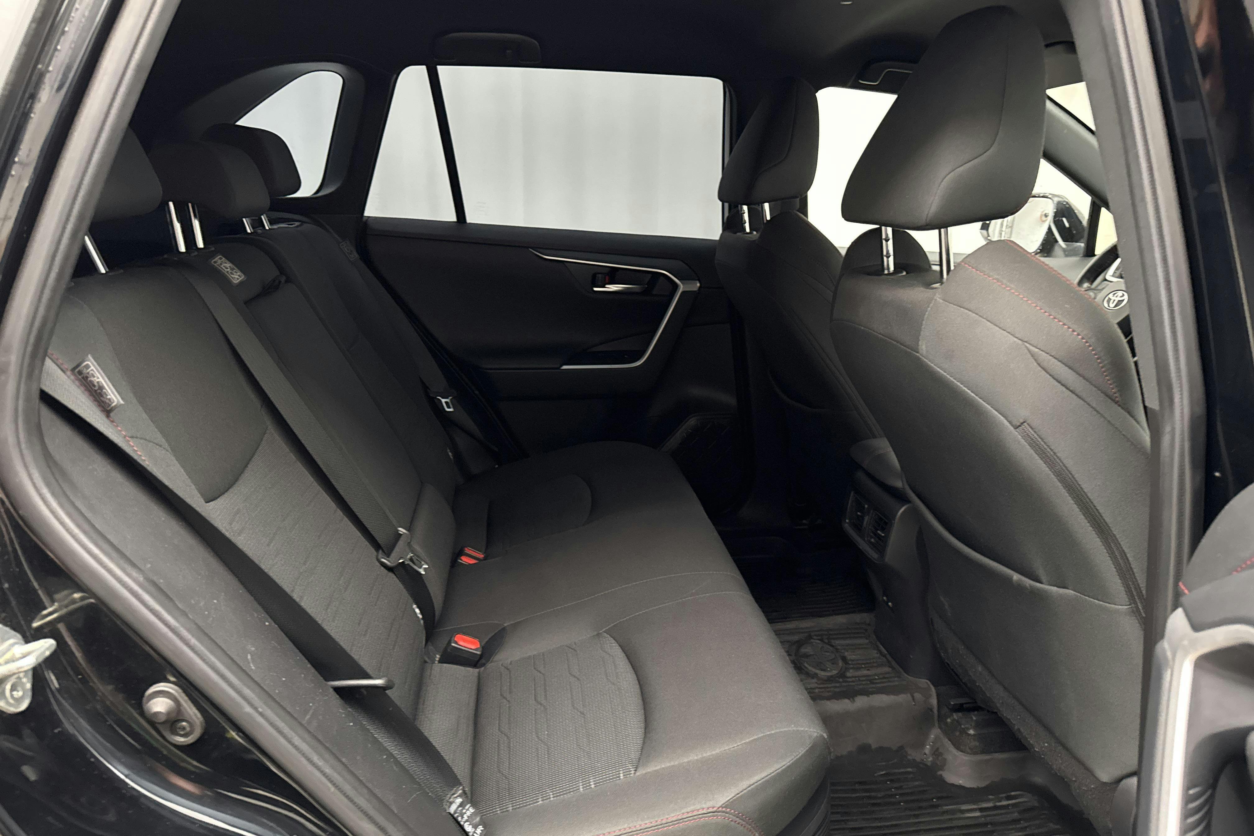 Vehicle Image 8