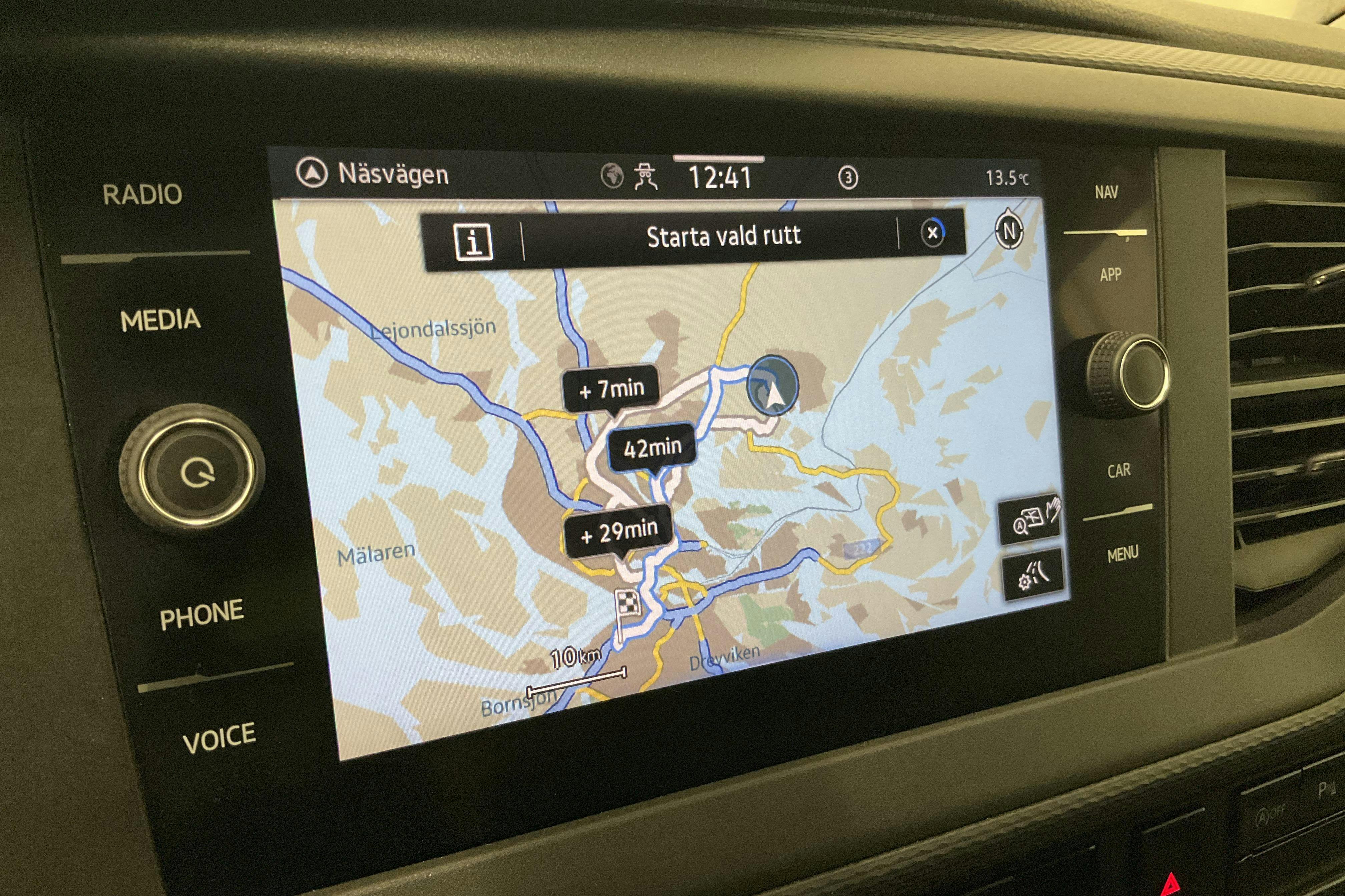 Vehicle Image 12