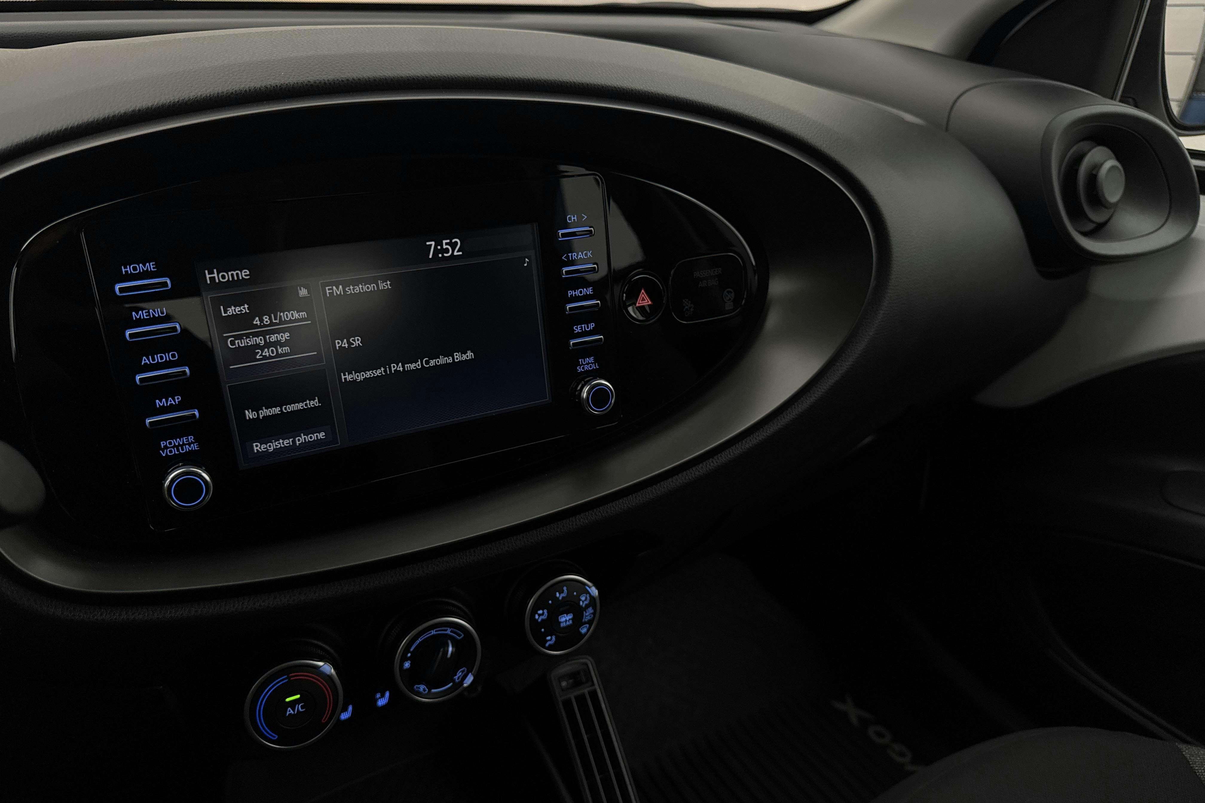 Vehicle Image 12