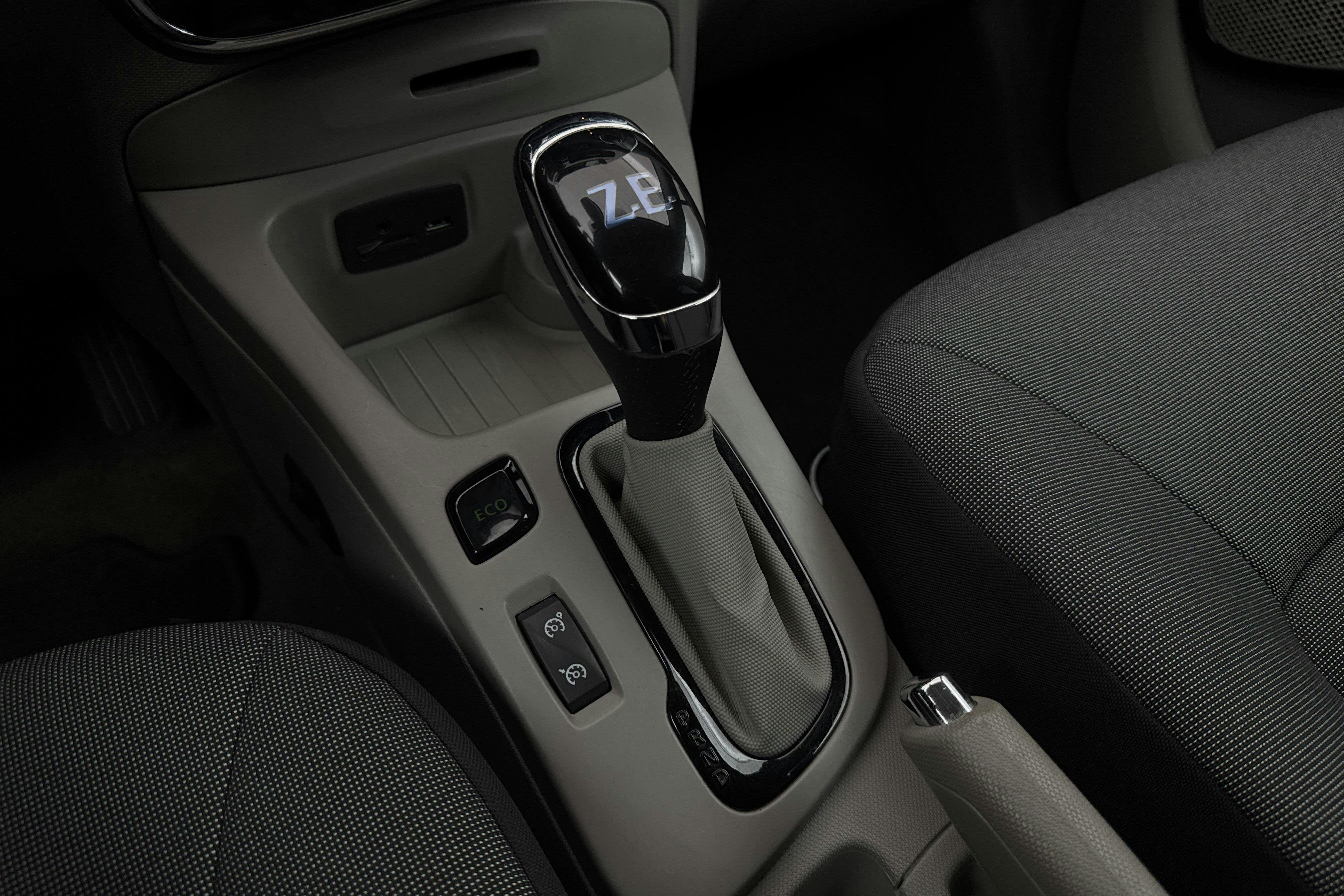 Vehicle Image 14