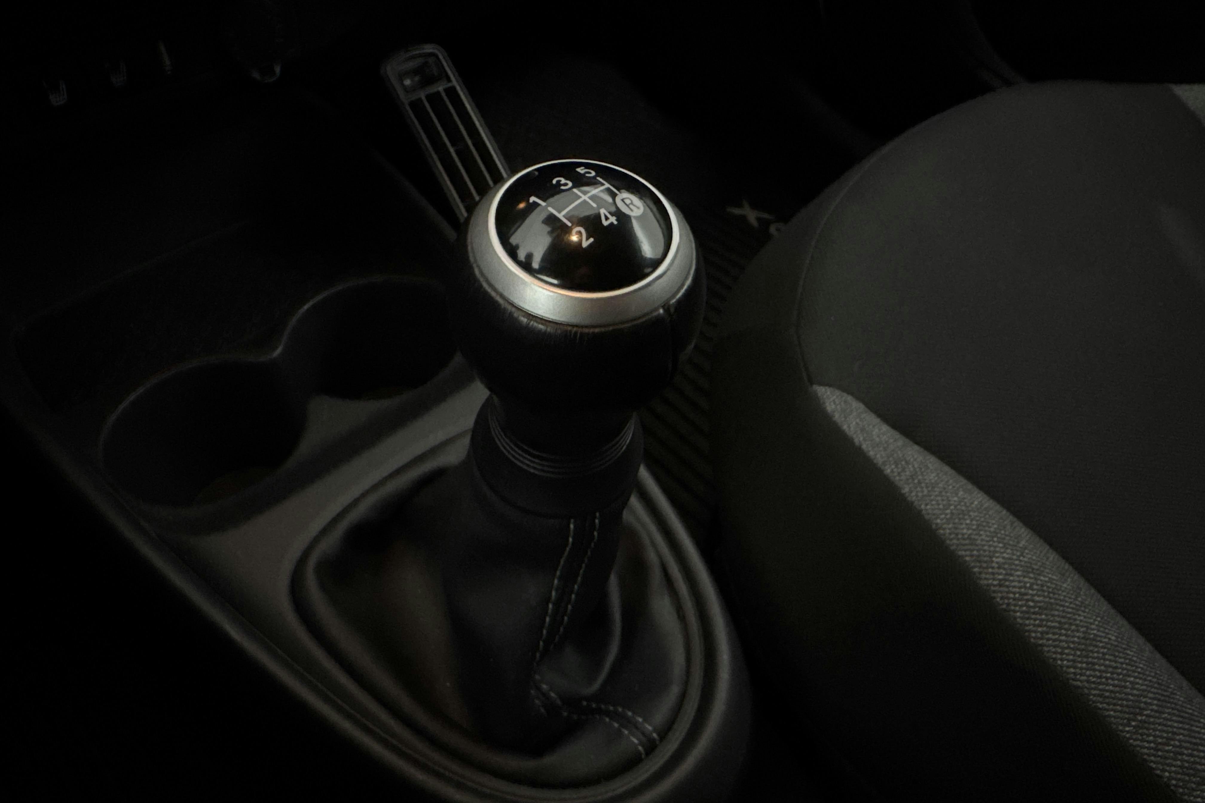 Vehicle Image 13
