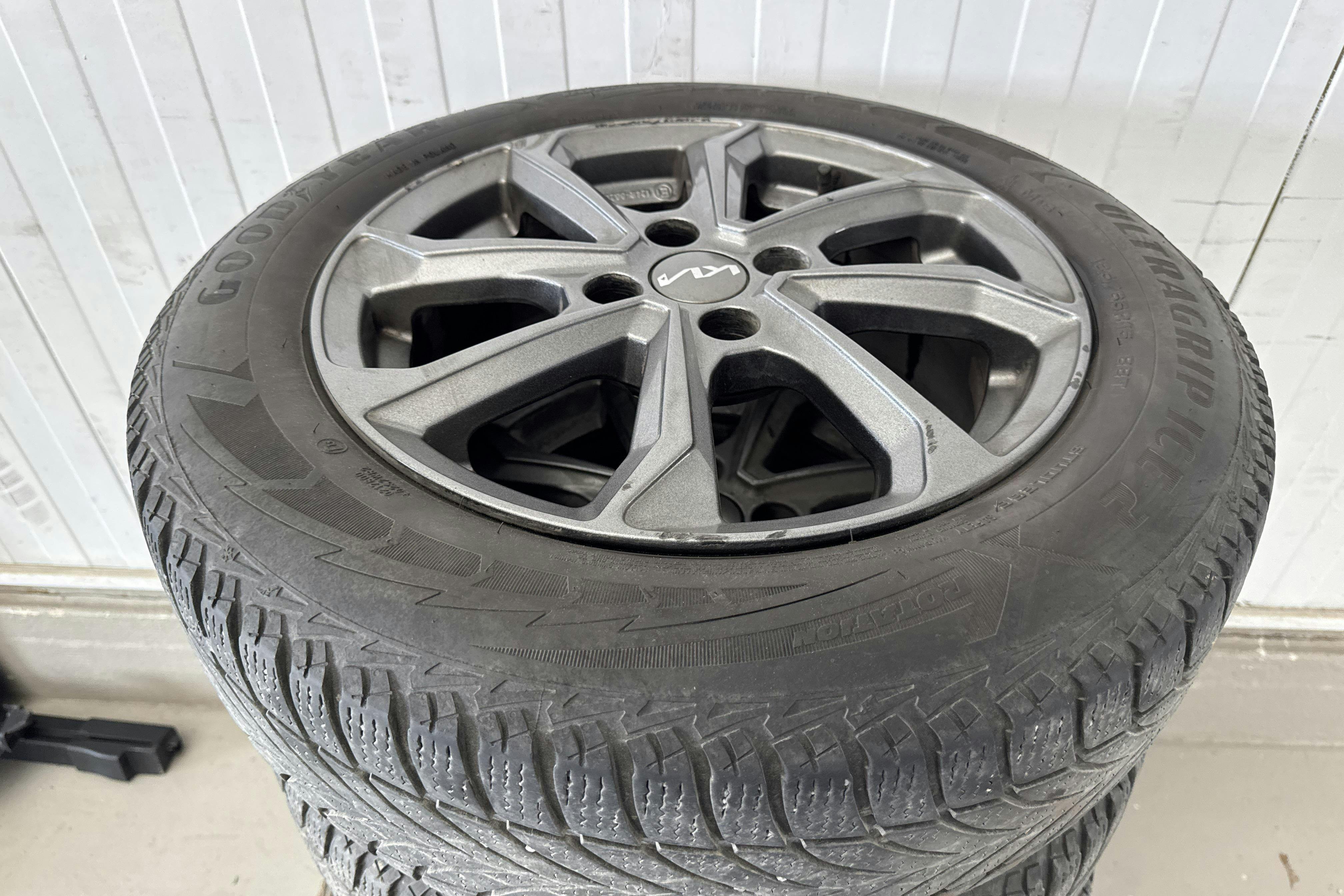 Vehicle Image 15