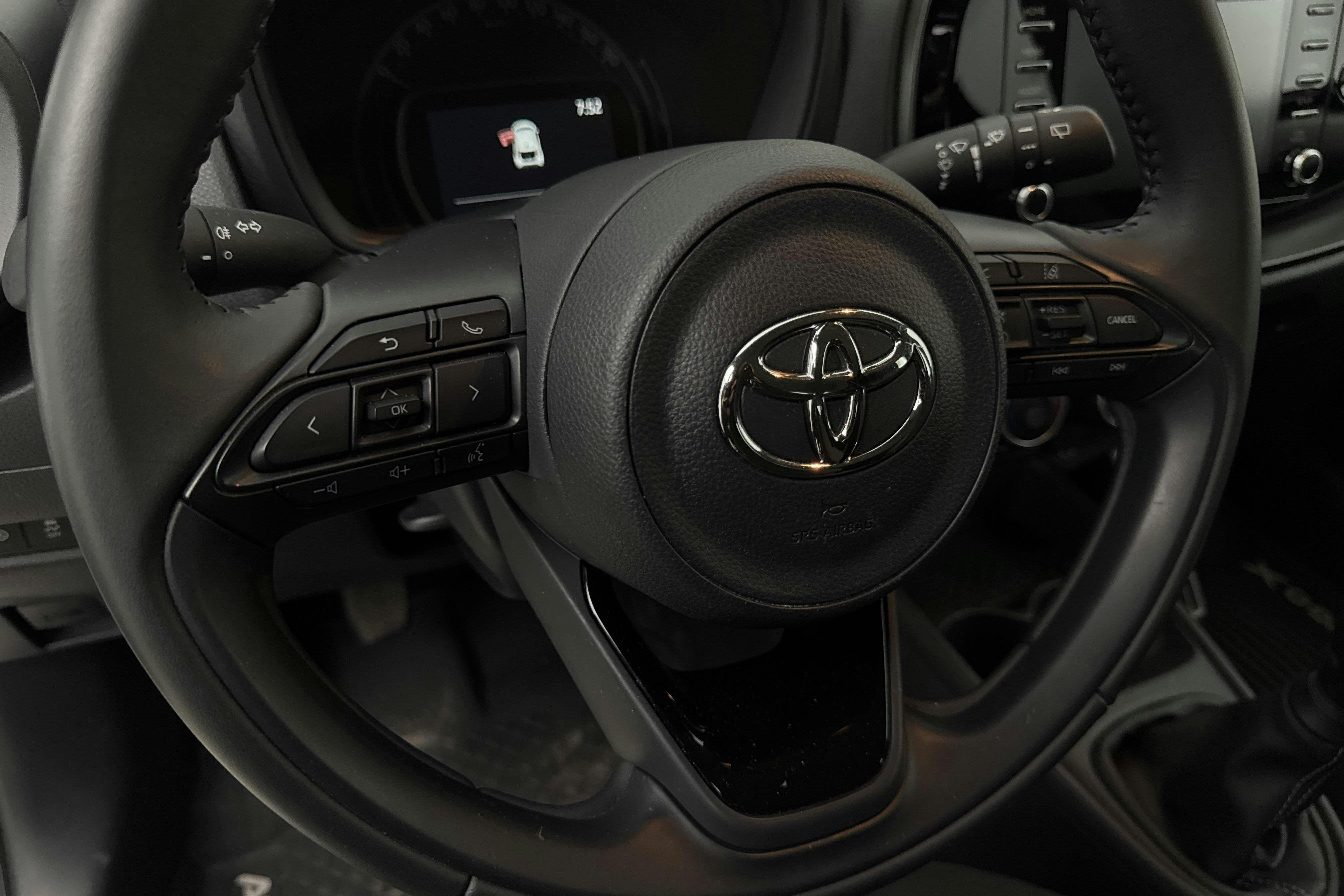 Vehicle Image 14