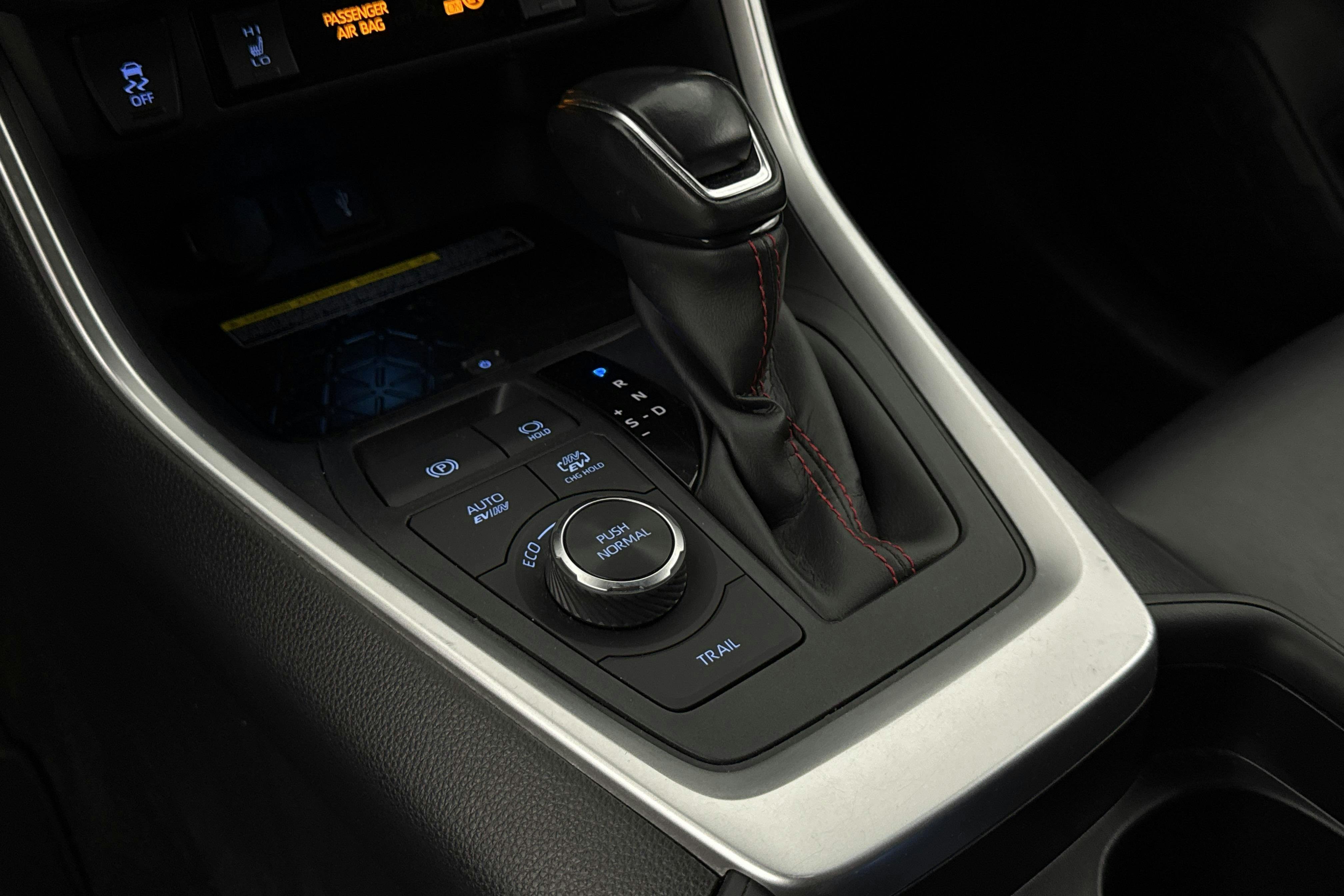 Vehicle Image 14