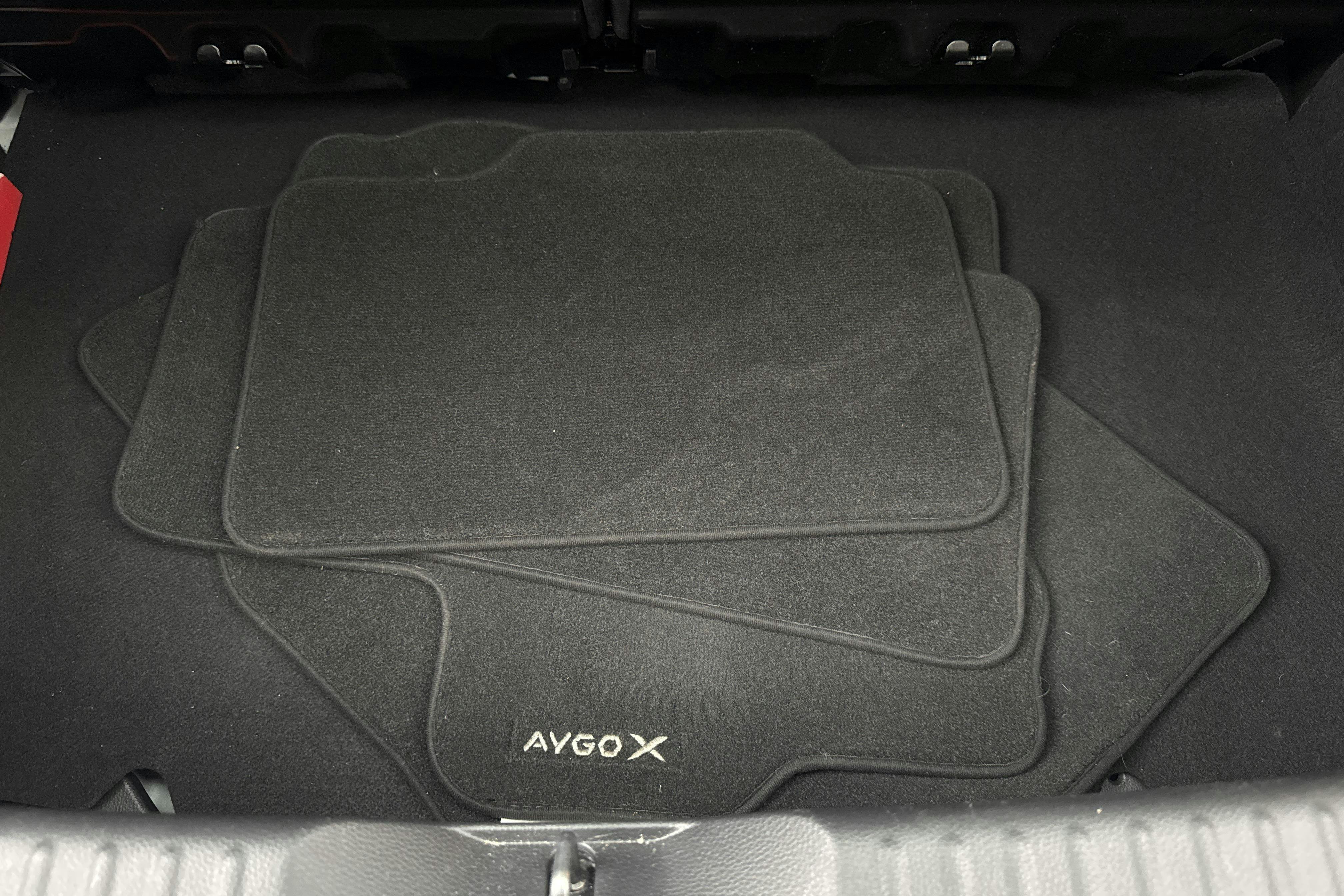 Vehicle Image 15