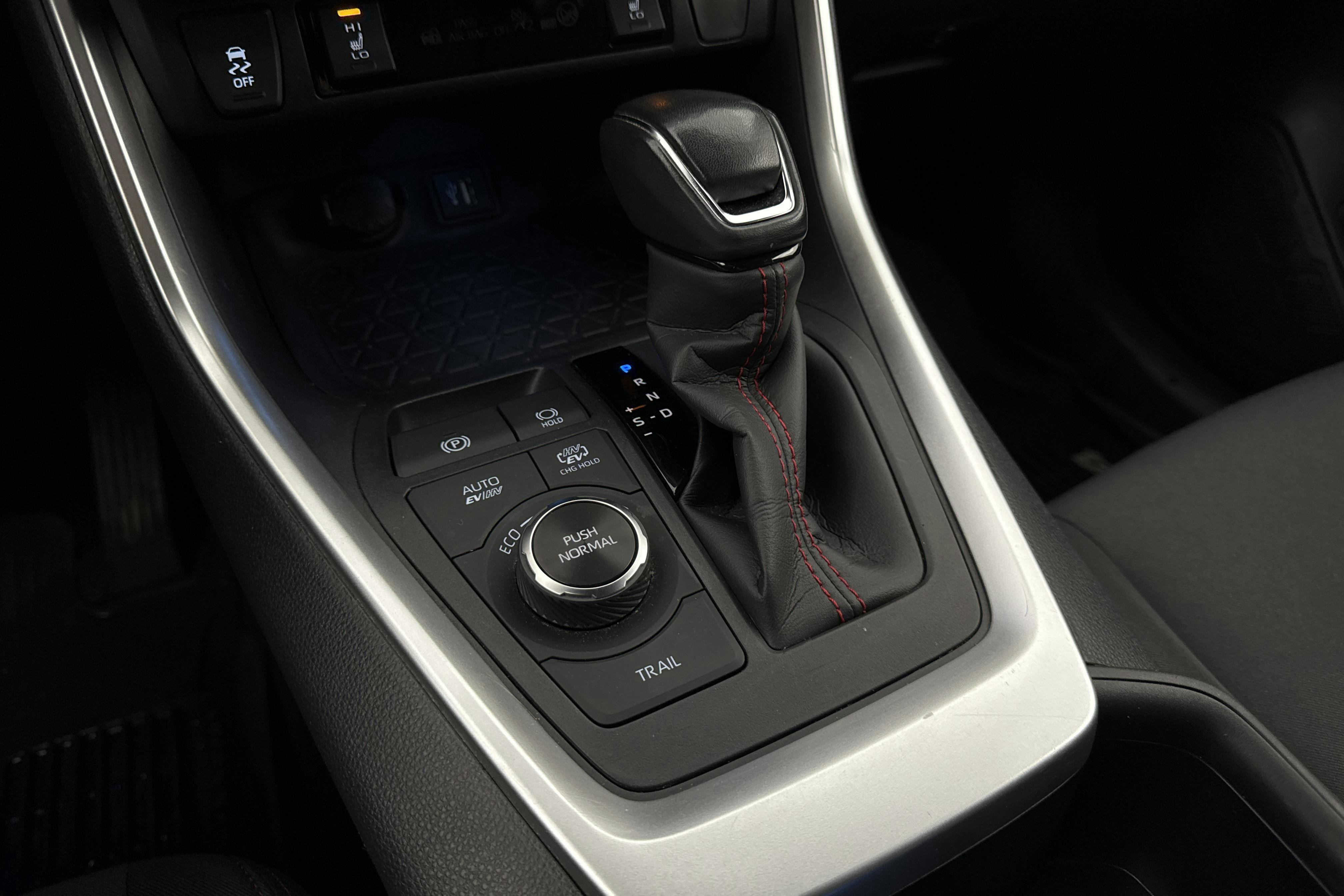 Vehicle Image 14