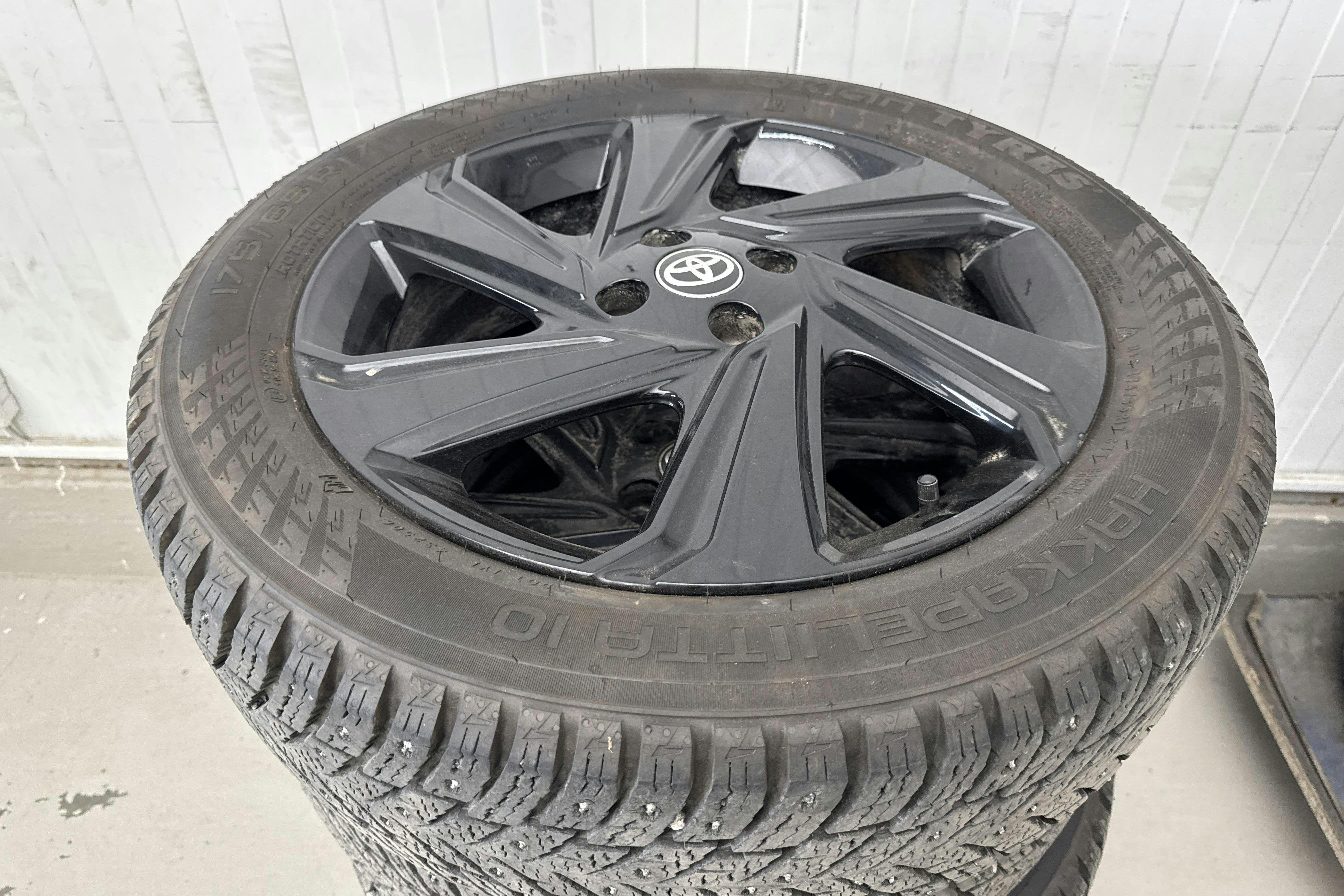 Vehicle Image 16