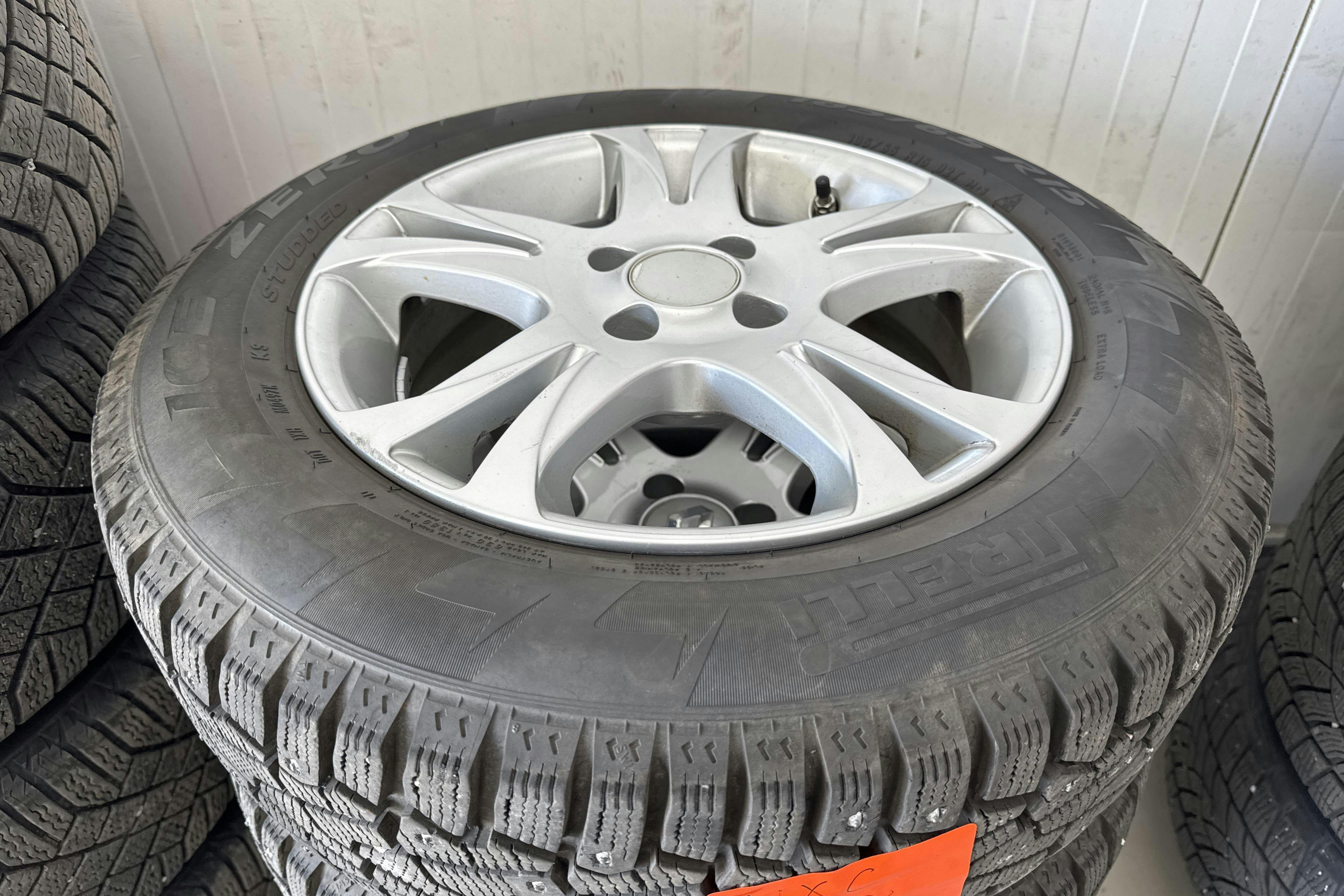 Vehicle Image 18