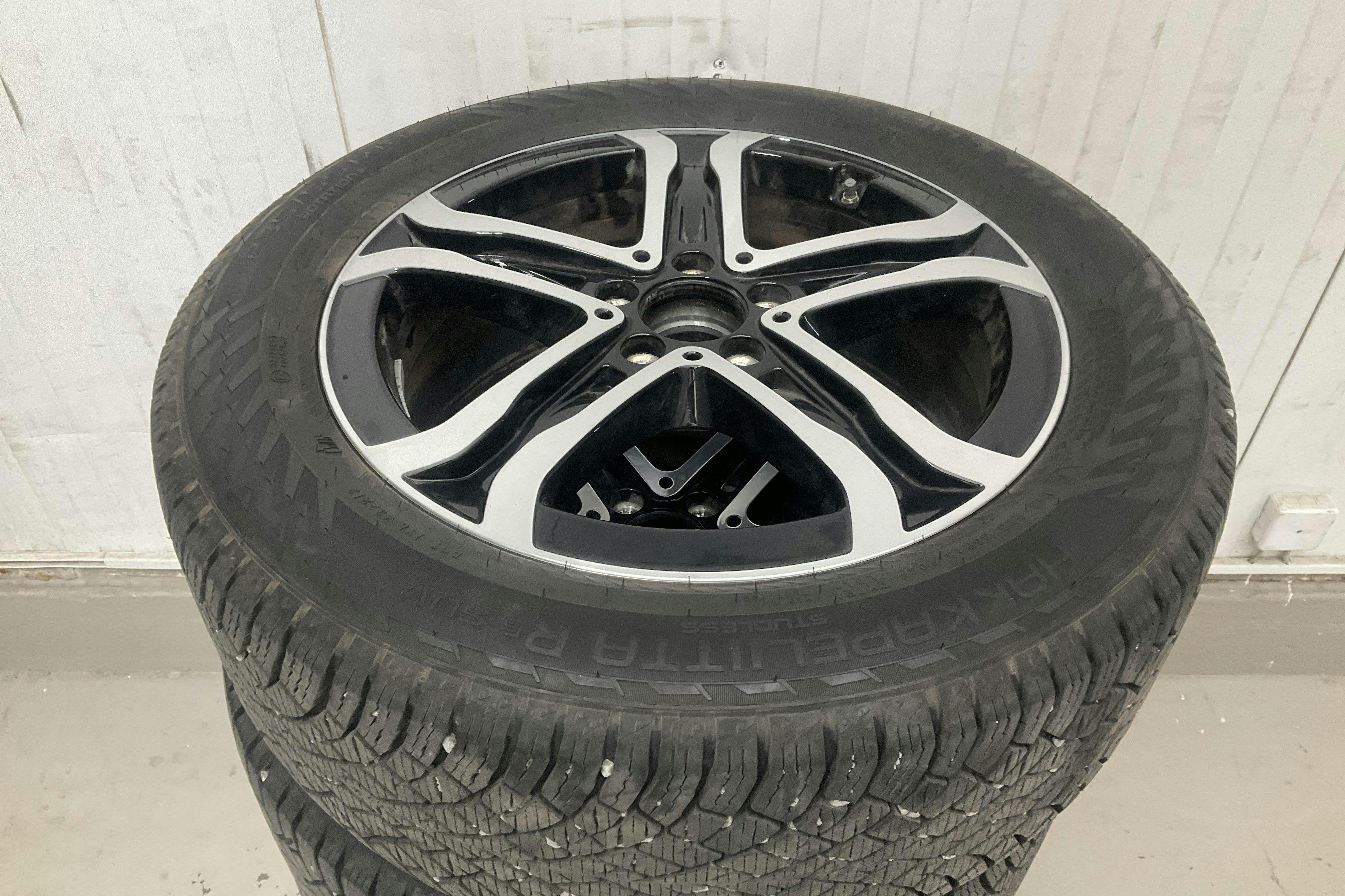 Vehicle Image 21