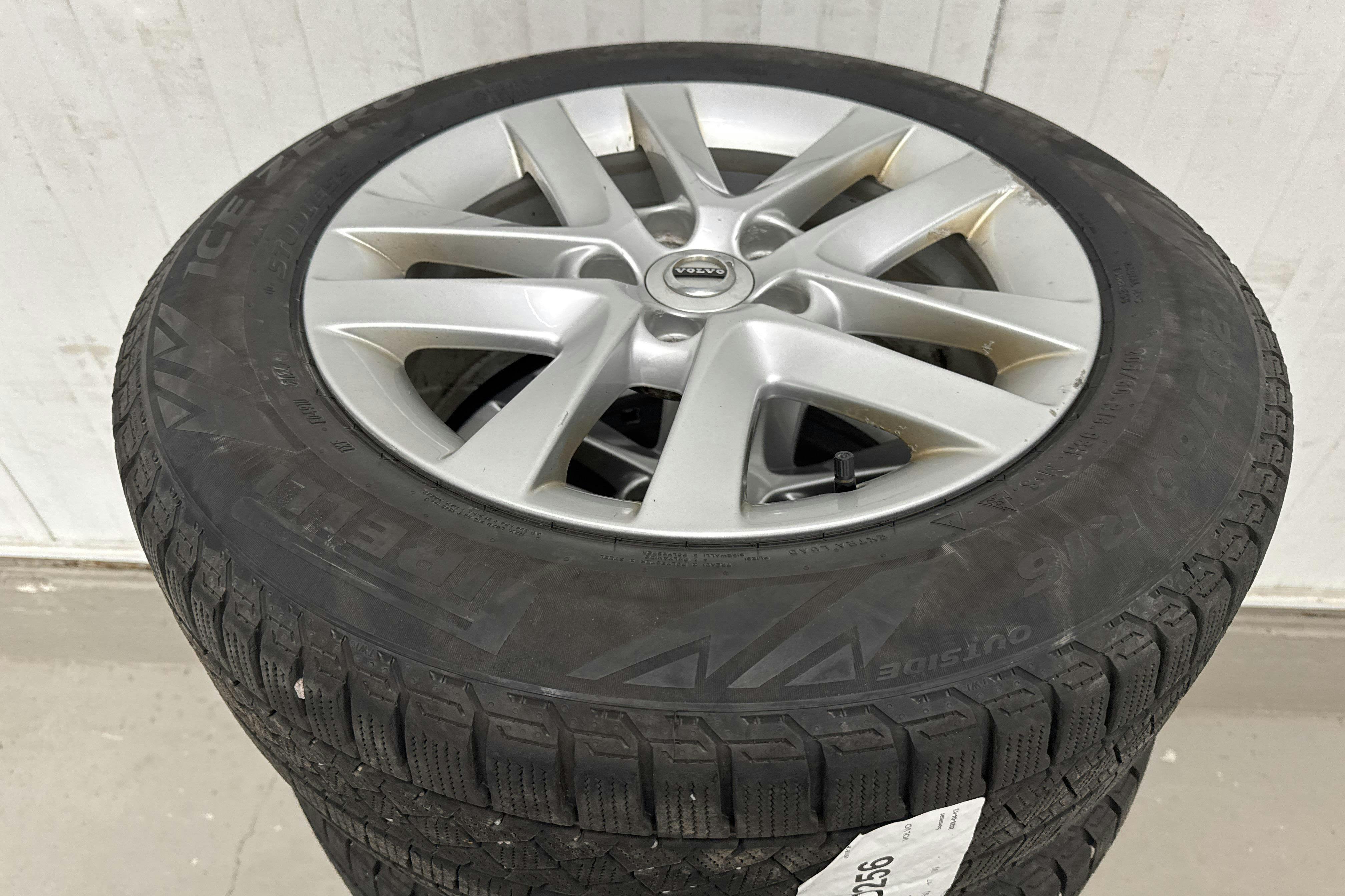 Vehicle Image 16