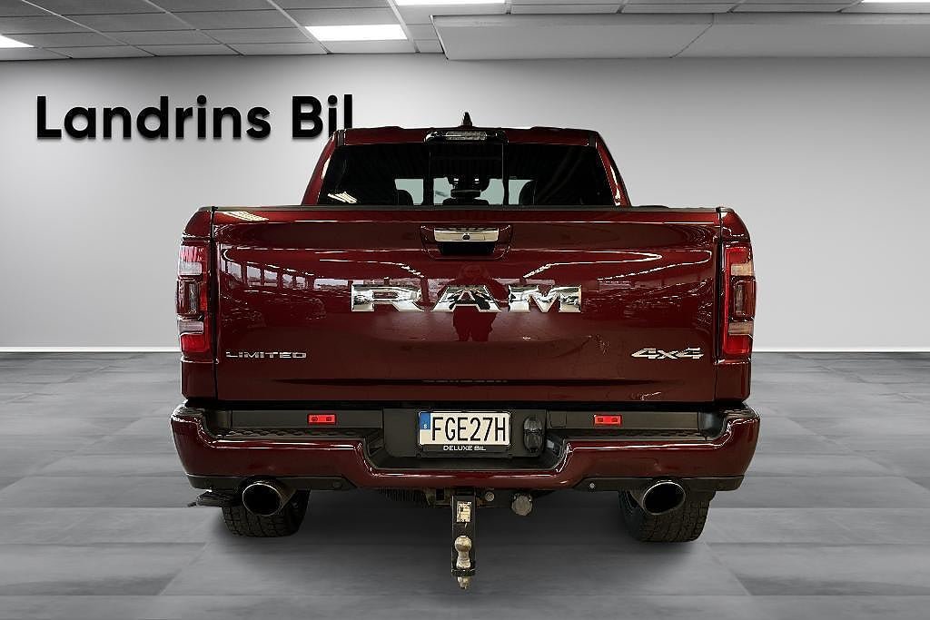 Vehicle Image 5