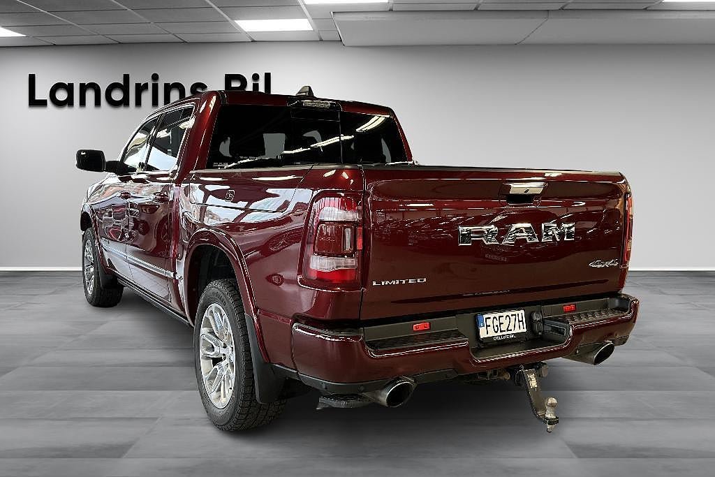 Vehicle Image 6