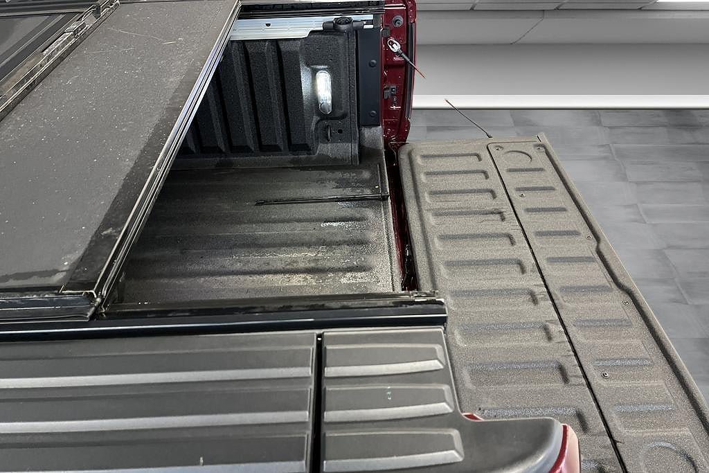 Vehicle Image 15