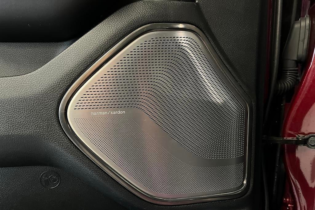 Vehicle Image 21