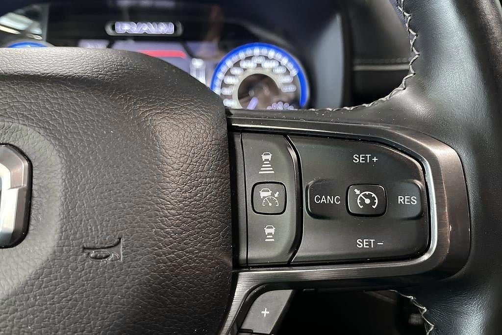 Vehicle Image 23