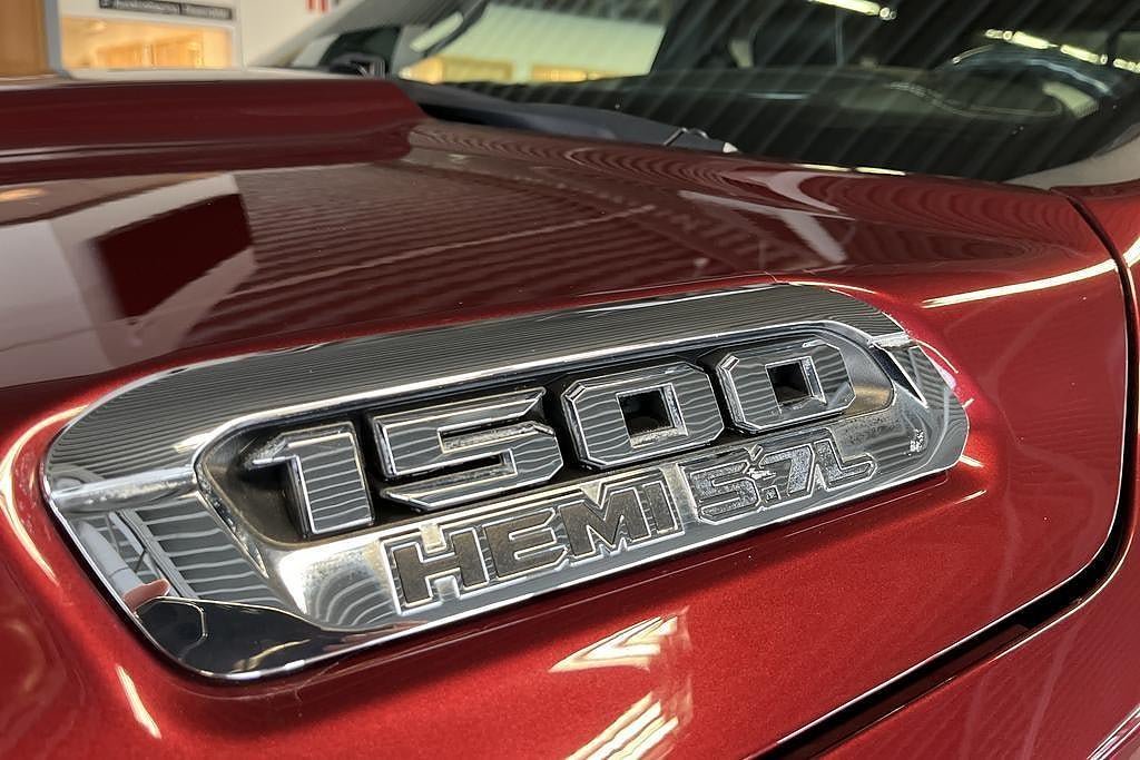 Vehicle Image 35