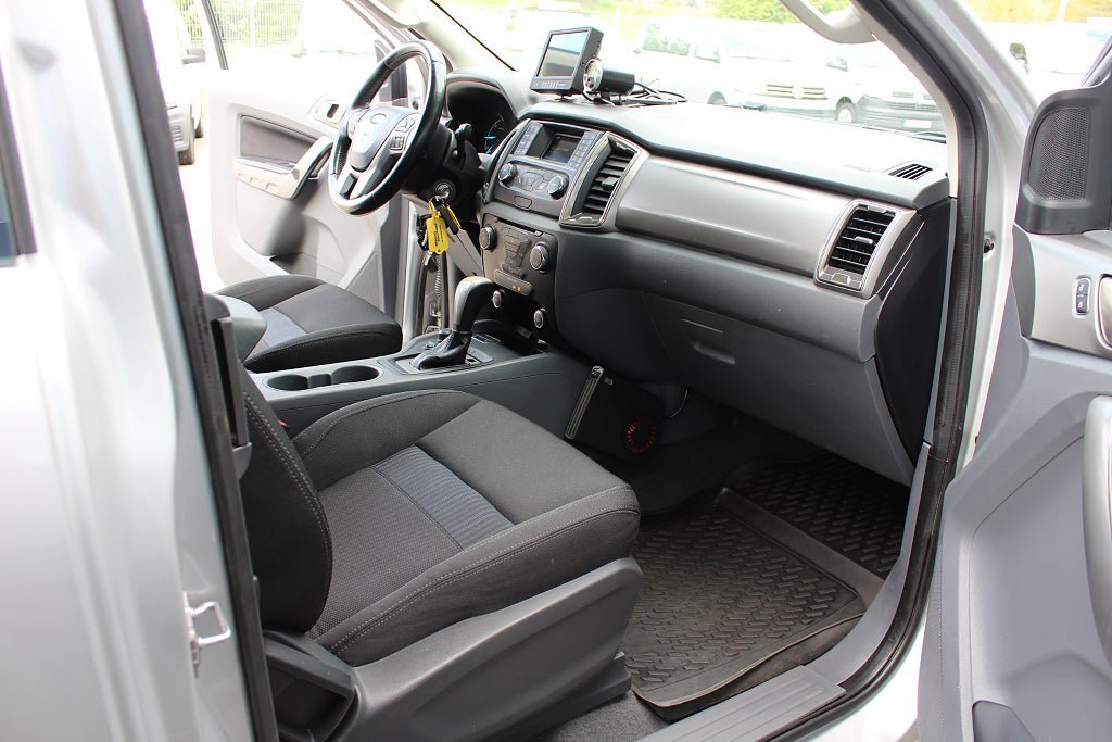 Vehicle Image 21