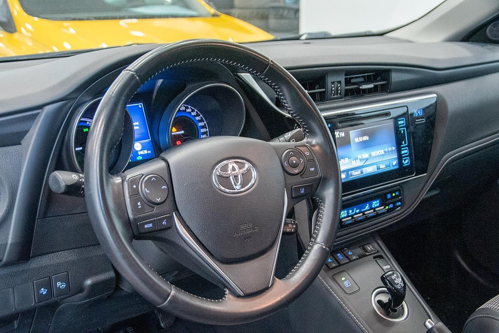 Vehicle Image 8