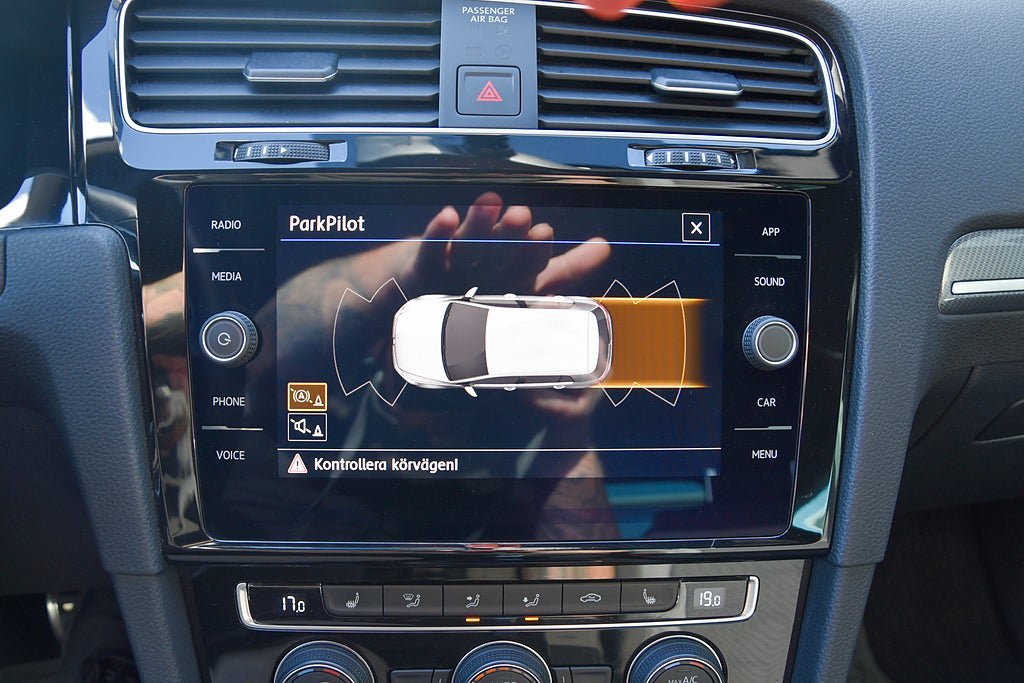 Vehicle Image 11