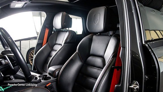 Vehicle Image 11