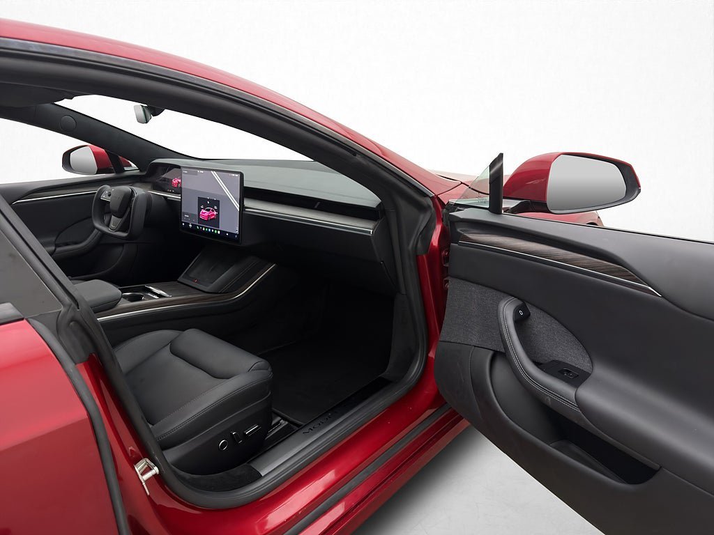 Vehicle Image 12