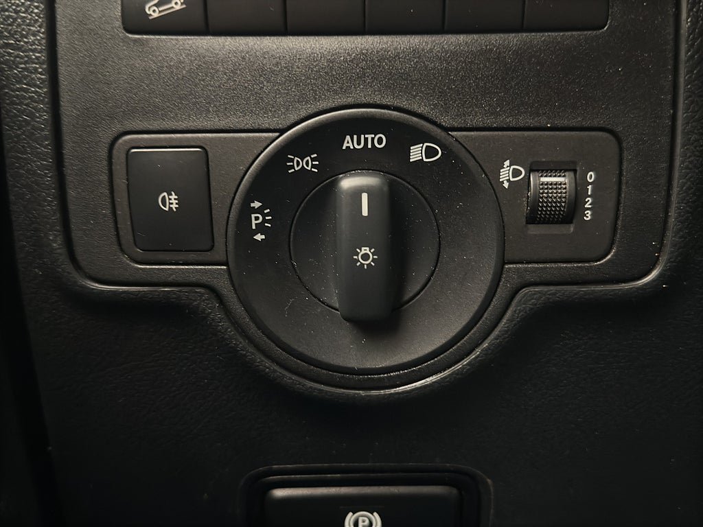Vehicle Image 17