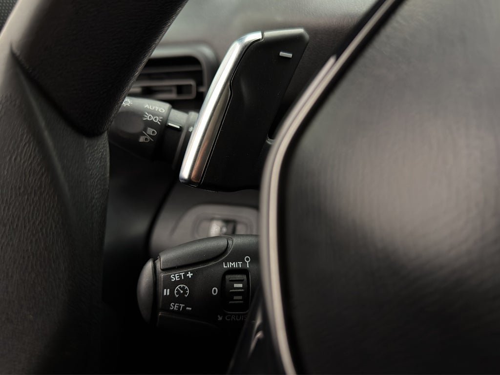 Vehicle Image 17