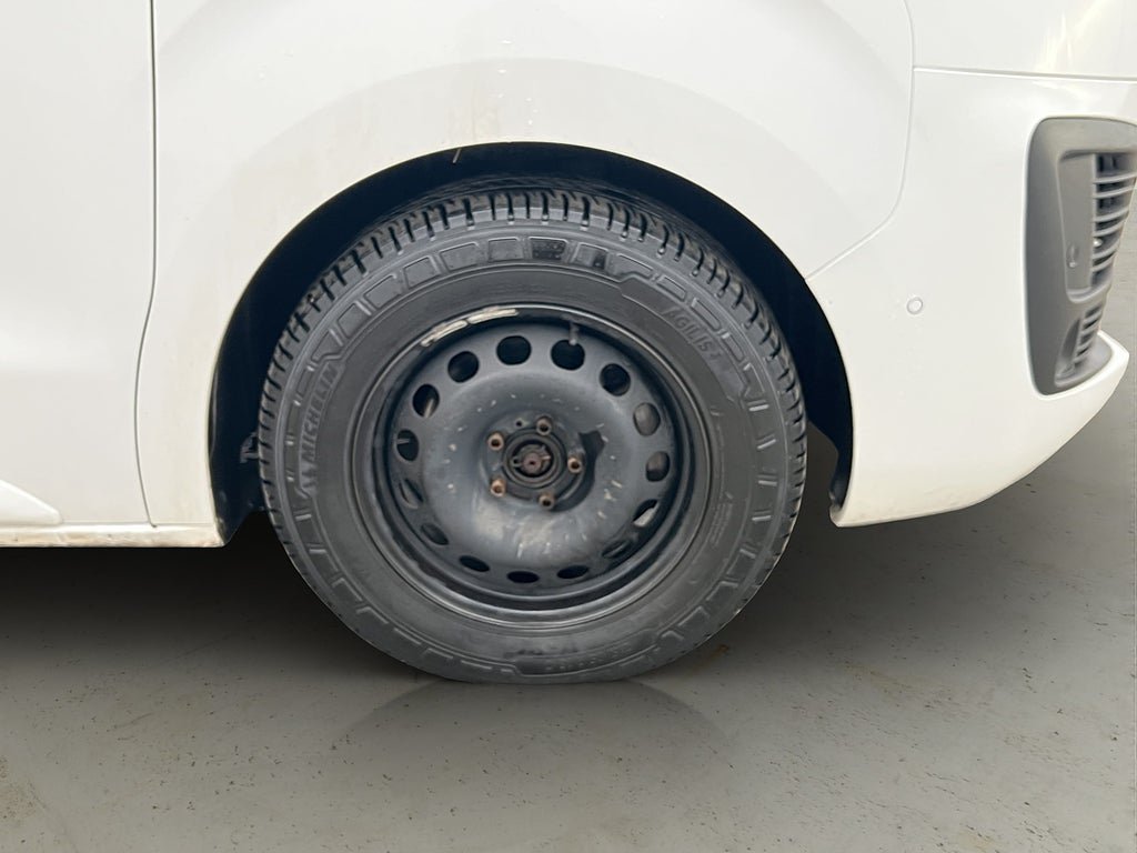 Vehicle Image 33