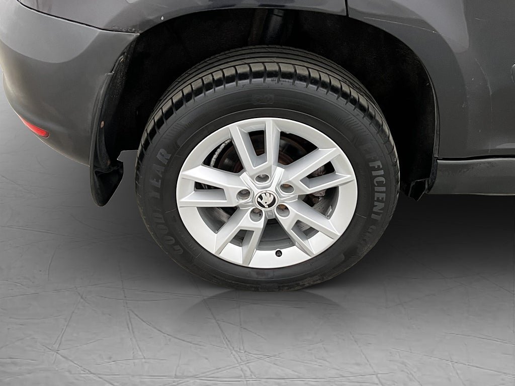 Vehicle Image 15