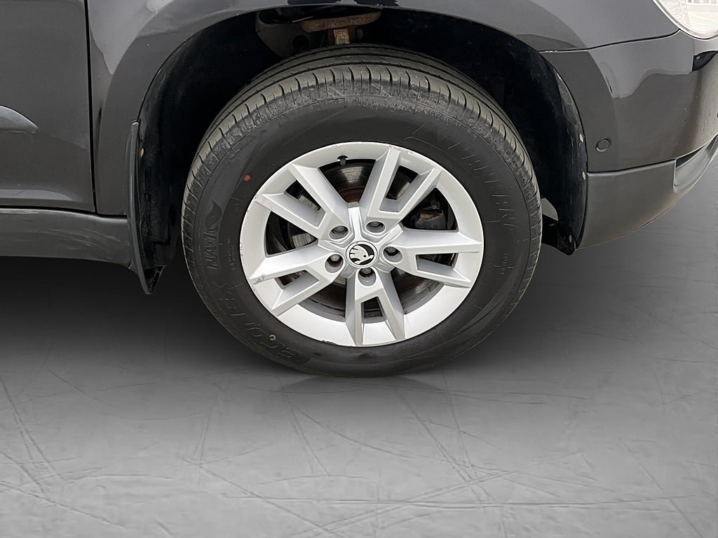 Vehicle Image 16