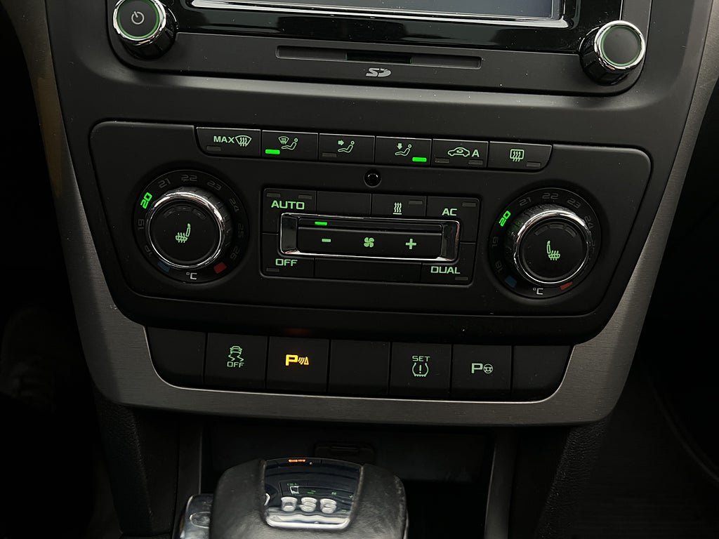 Vehicle Image 28