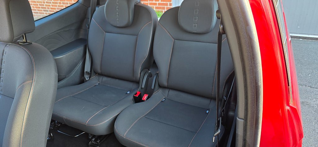 Vehicle Image 12