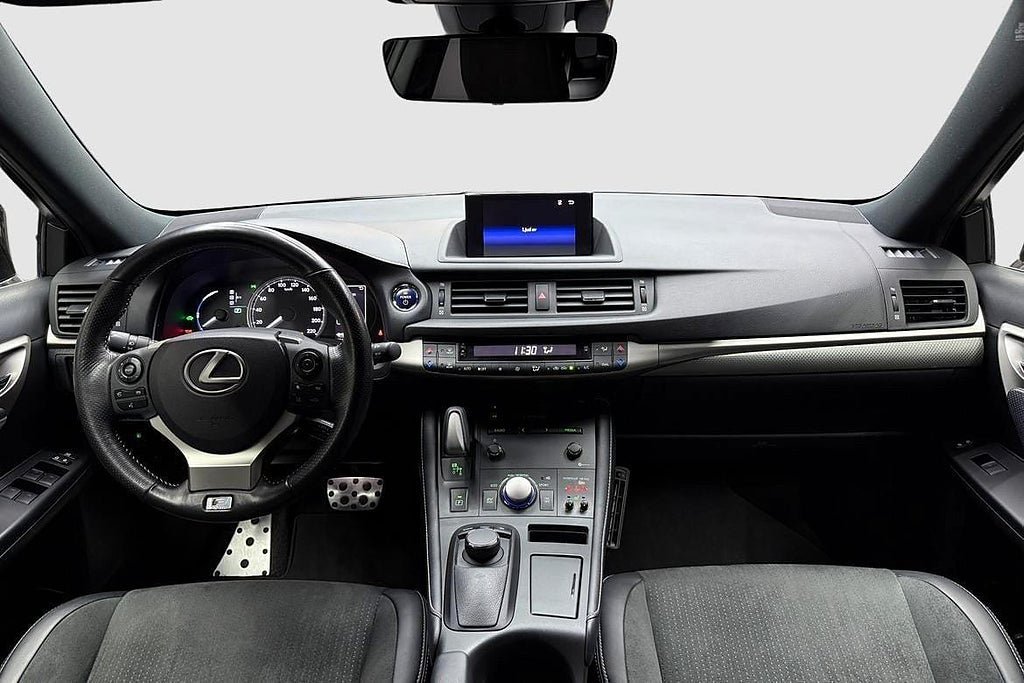 Vehicle Image 11