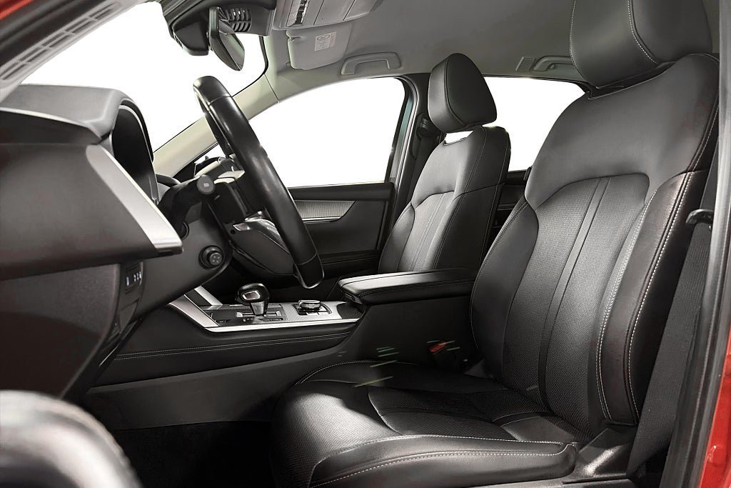 Vehicle Image 13