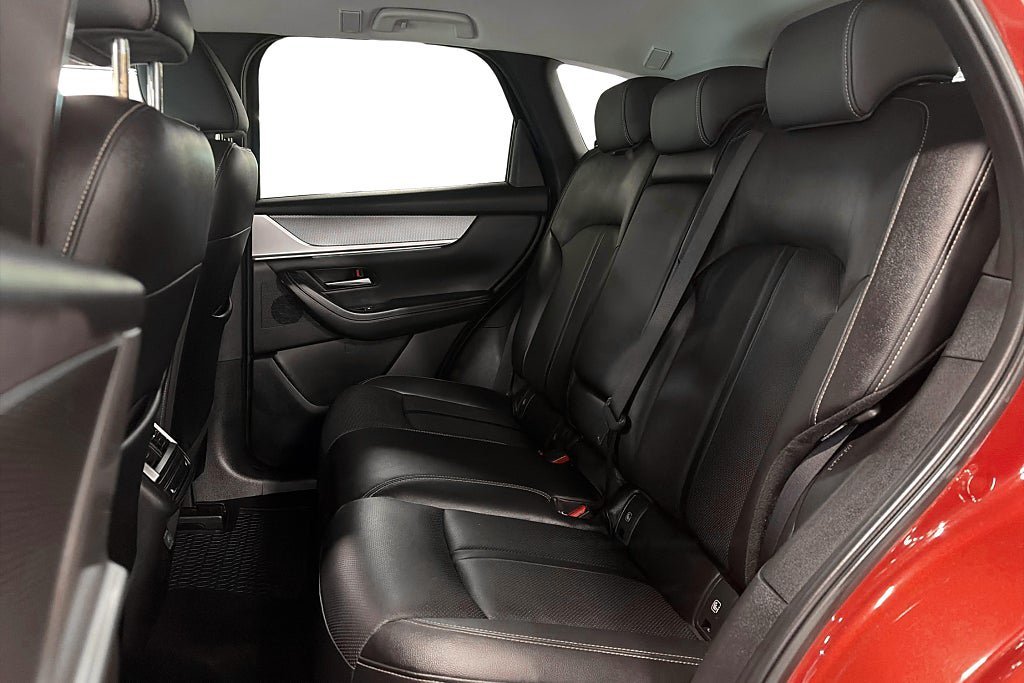 Vehicle Image 16