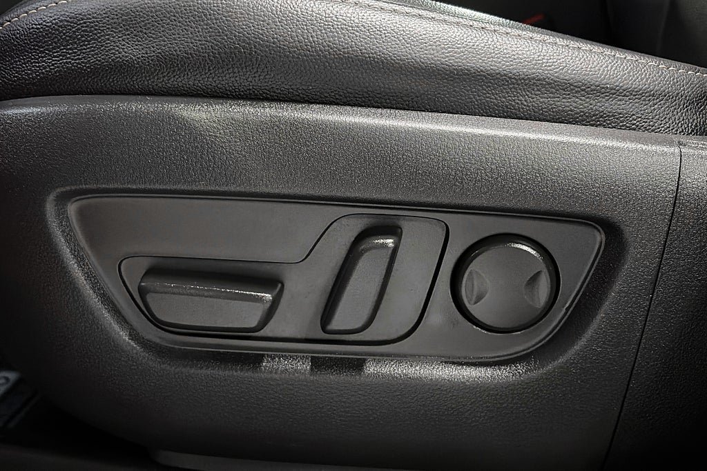 Vehicle Image 24