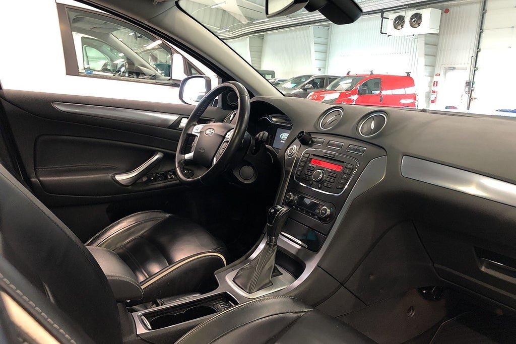 Vehicle Image 9
