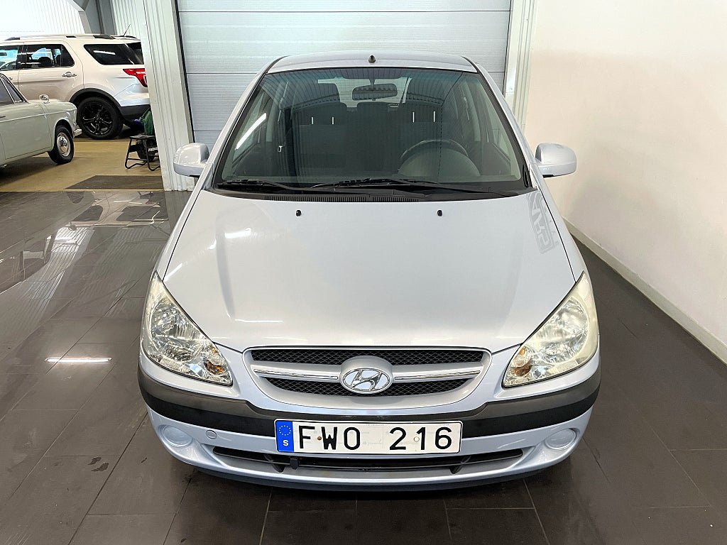Vehicle Image 6