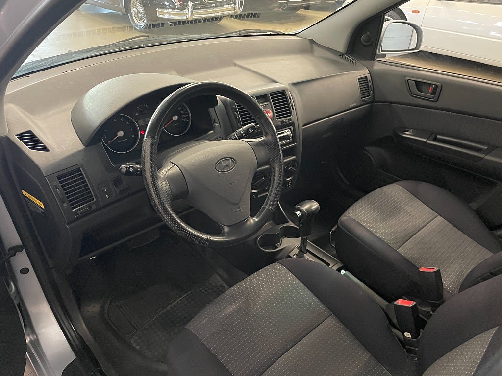Vehicle Image 8