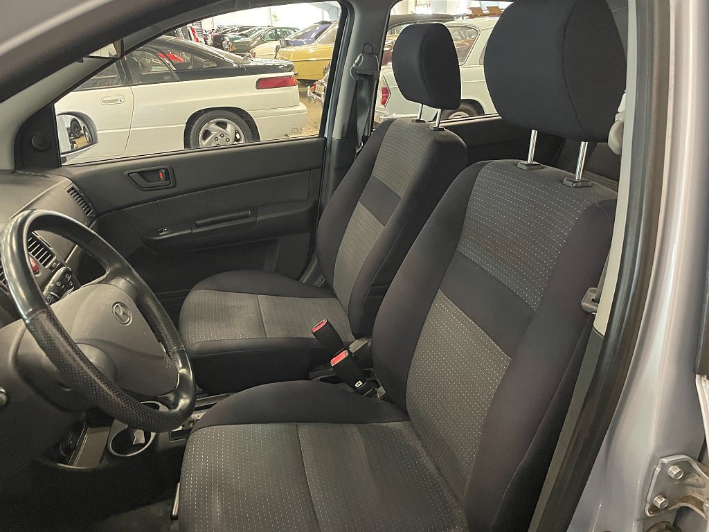 Vehicle Image 9