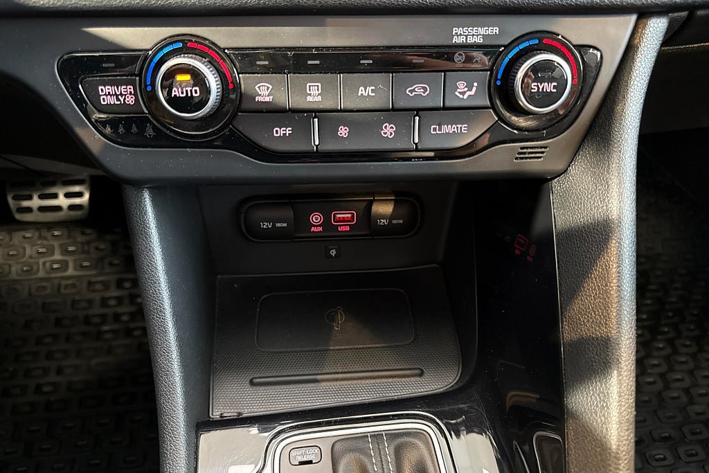 Vehicle Image 26