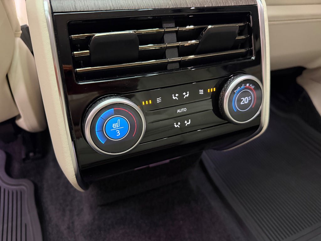 Vehicle Image 17
