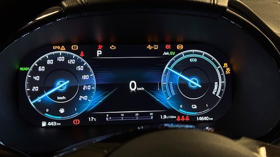 Vehicle Image 16