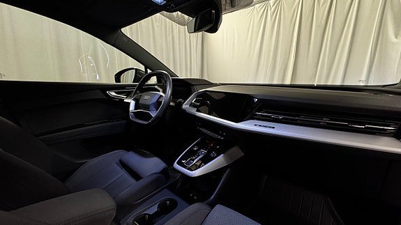 Vehicle Image 23
