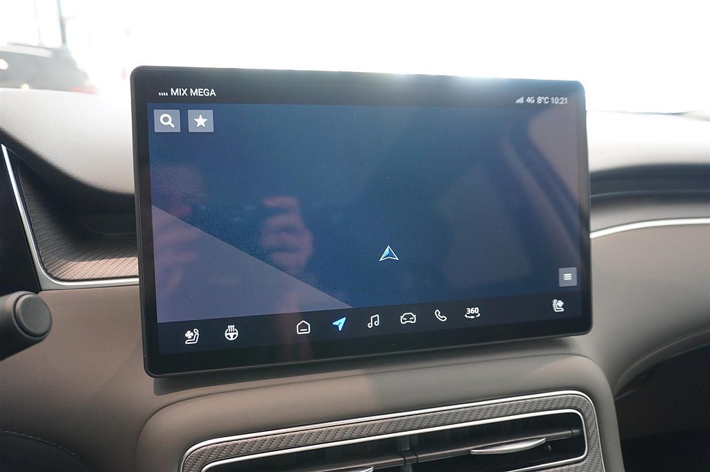 Vehicle Image 9