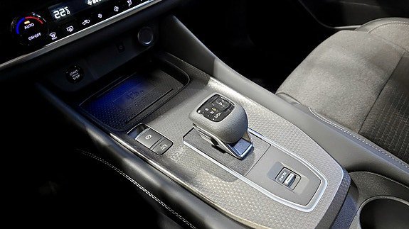 Vehicle Image 14