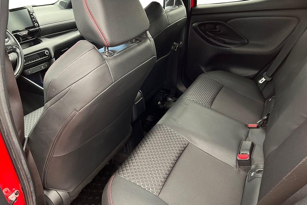 Vehicle Image 13