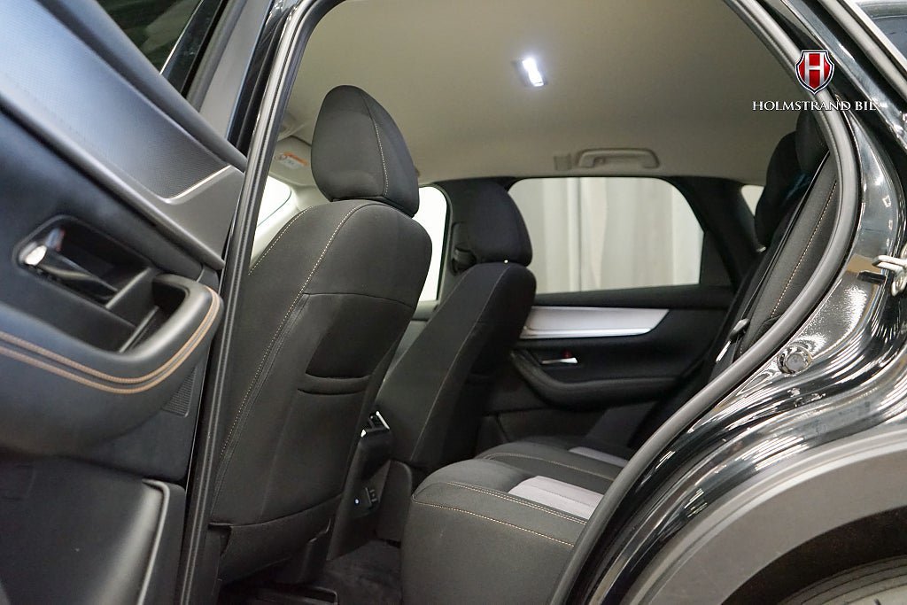 Vehicle Image 11