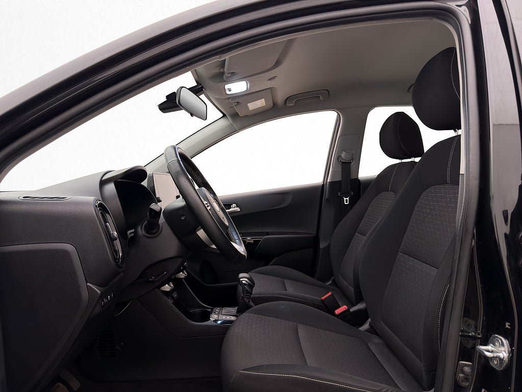 Vehicle Image 11